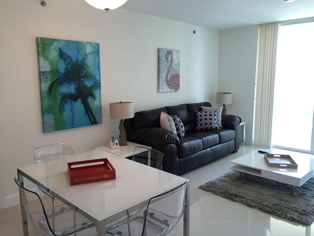 Churchill Suites Miami Brickell - One Broadway Екстериор снимка