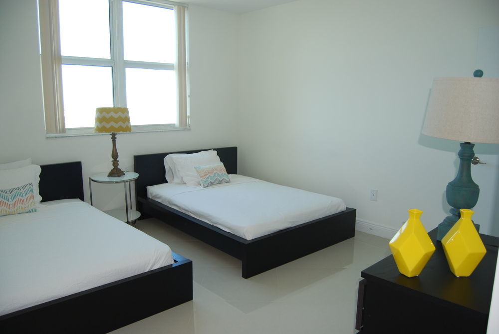 Churchill Suites Miami Brickell - One Broadway Екстериор снимка