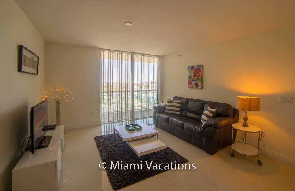 Churchill Suites Miami Brickell - One Broadway Екстериор снимка