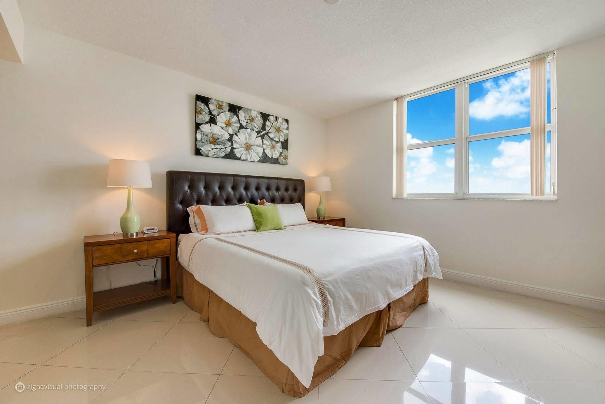 Churchill Suites Miami Brickell - One Broadway Екстериор снимка